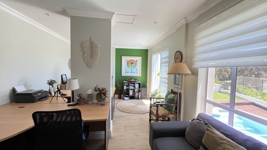 4 Bedroom Property for Sale in Simons Kloof Western Cape